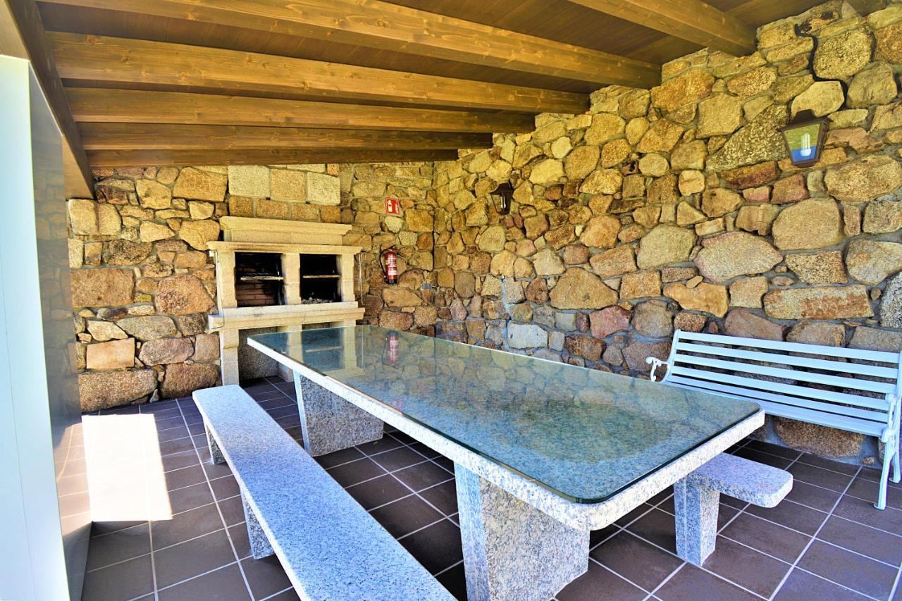 Galihost - Apartamentos Mamuela Ribadumia Exterior photo